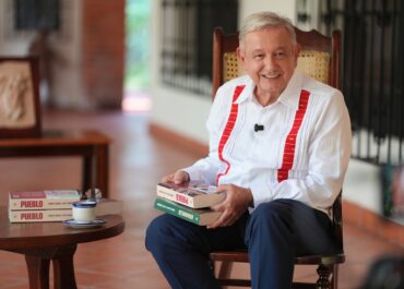 "Estoy feliz en la chingada": AMLO reaparece para anunciar su nuevo libro
